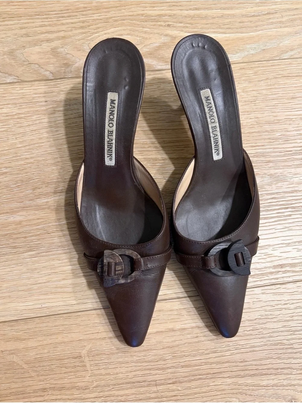 Manolo Blahnik Brown Pointed-Toe Leather heel